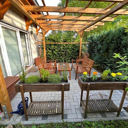 ברנאו ביי ברלין Ferienwohnung Im Stadtzentrum Von Bernau - Komfortable Wohnung Mit 2 Zimmern, Bad, Spuelmaschine, Waschmaschine, Komplette Kueche, Wlan, Terrasse, Ruhige Lage מראה חיצוני תמונה